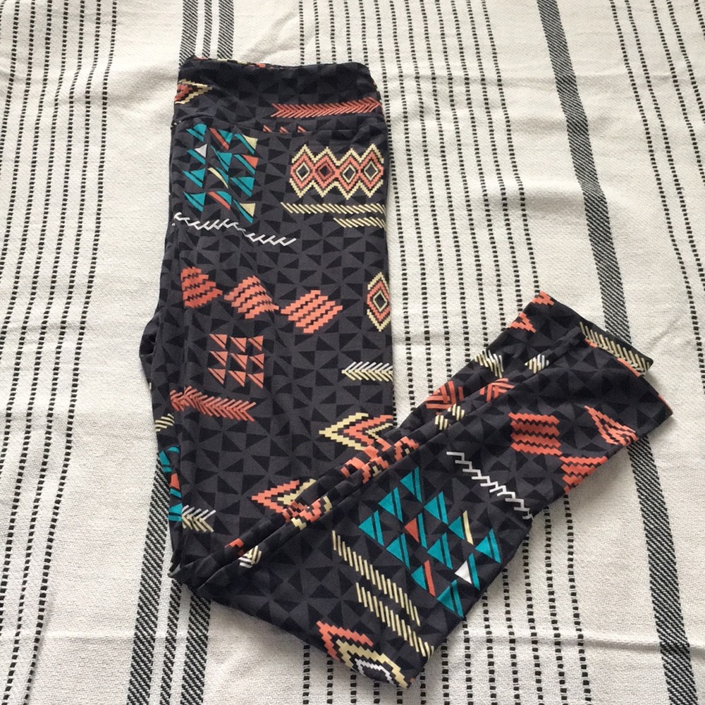 TC LuLaRoe Leggings - Picture 1 of 3